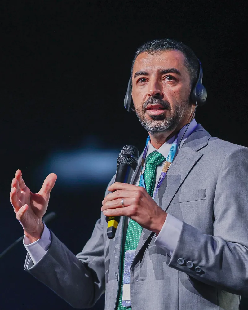 Edelvan Jesus da Conceição durante palestra